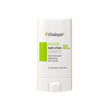 ضد آفتاب استیکی ویتالیر مدل اکتی ویت با SPF50+ مناسب برای پوست چرب و مختلط