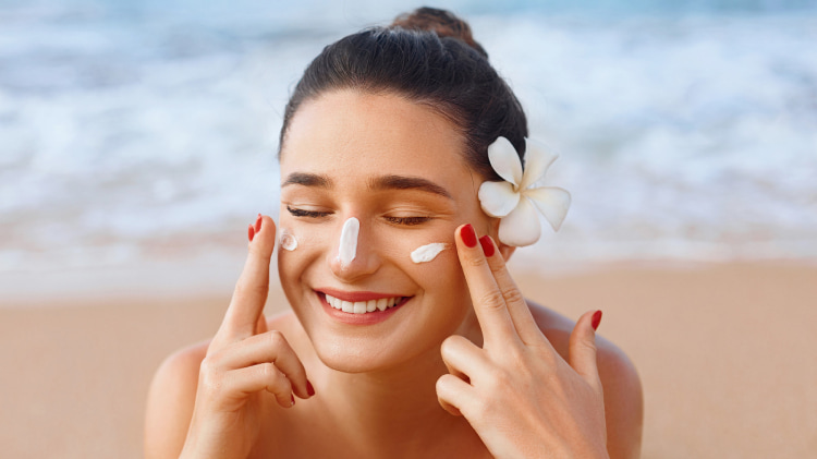 چگونه از کرم ضد آفتاب استفاده کنیم؟
