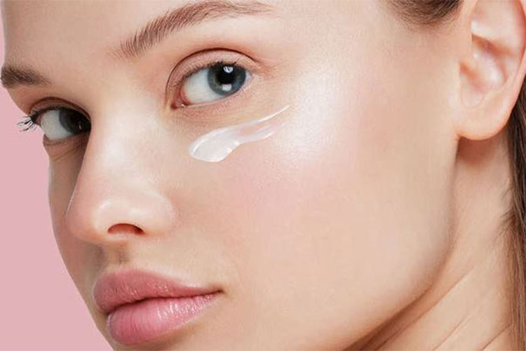 مزایای استفاده از کرم دور چشم